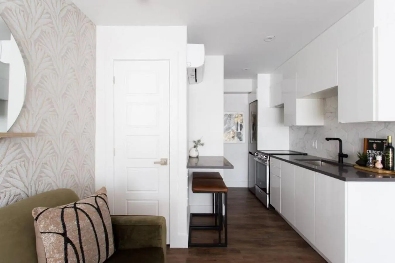 6768 - 202 Amazing Mini Studio With Full Kitchen By Denstays Montreal 0*,