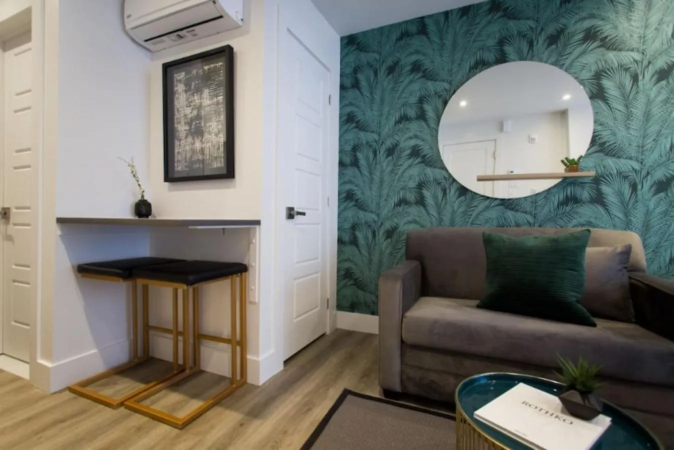 Apartment 6768 - 202 Amazing Mini Studio With Full Kitchen By Denstays Montreal