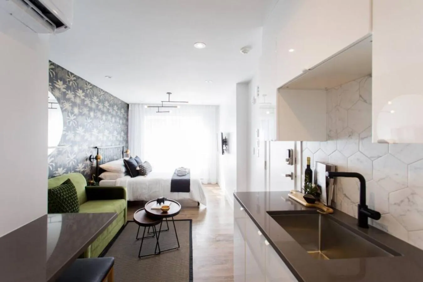 6768 - 202 Amazing Mini Studio With Full Kitchen By Denstays Montreal