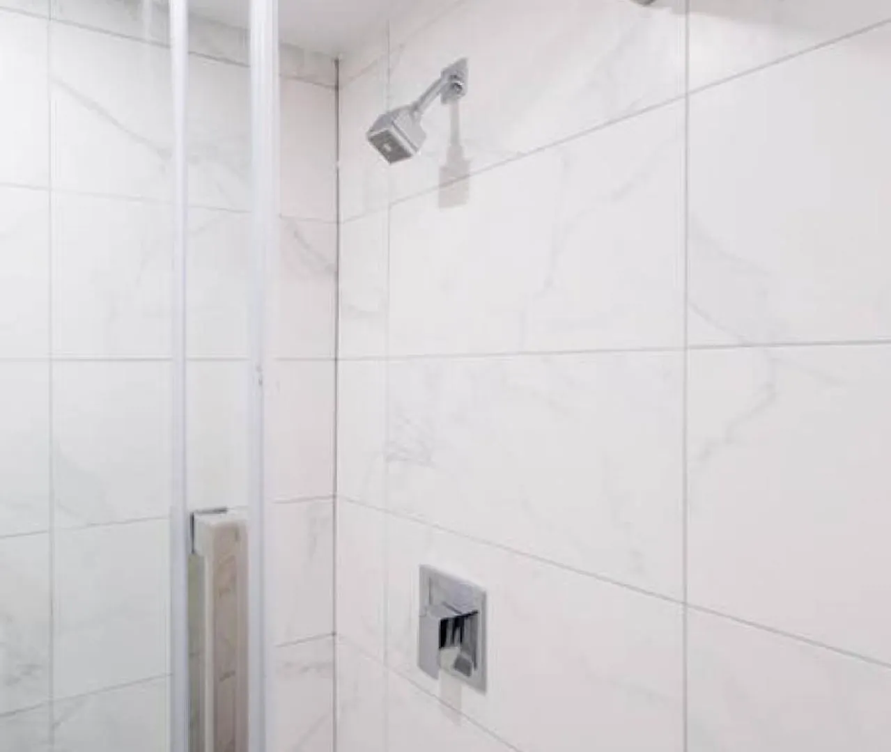 6768 - 202 Amazing Mini Studio With Full Kitchen By Denstays Montreal Canada
